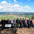 Los viticultores muestran al Secretario Autonómico de Turismo, Francesc Colomer, la amenaza de fondos de inversión en el paisaje de Terres dels Alforins