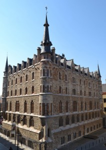  Museo Casa Botines, Gaudí, ruta de modernismo, León