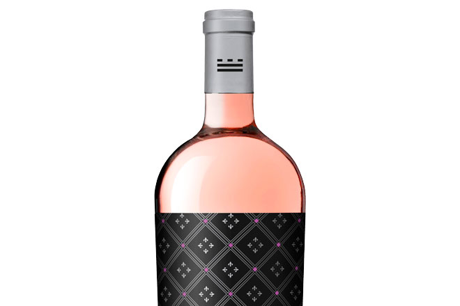 La Pinot Noir protagoniza el exclusivo Sericis Cepas Viejas Rosé de Murviedro
