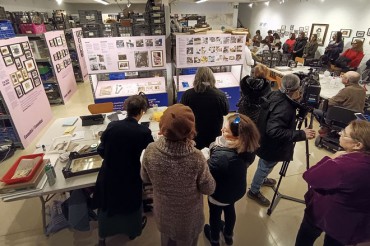 Cuando las fotos vuelven a casa: así rescata la UV la memoria emocional tras la dana